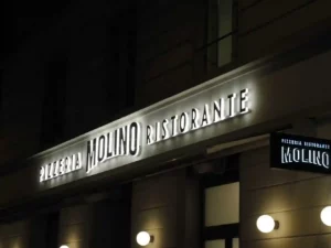 Litex AG: Molino Pizzeria Ristorante Stauffacher Zuerich Leuchtschrift